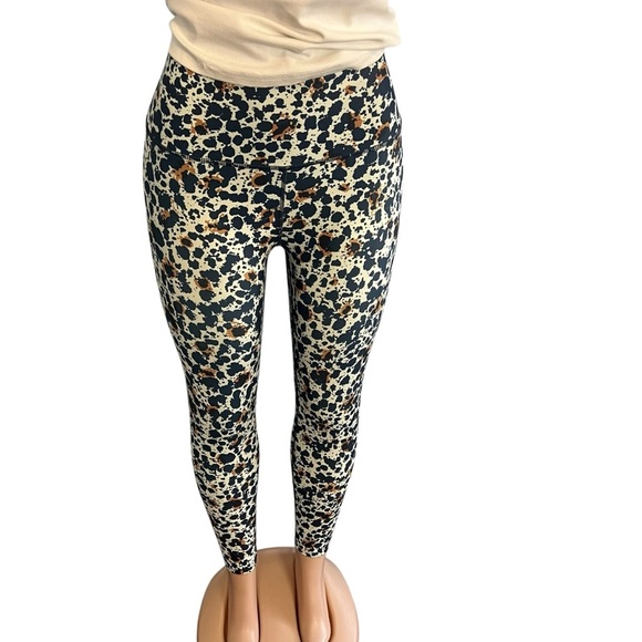 3/$30 🍂 Sage Collective Cheetah Print Ink Splatter Leggings - Picture 2 of 8